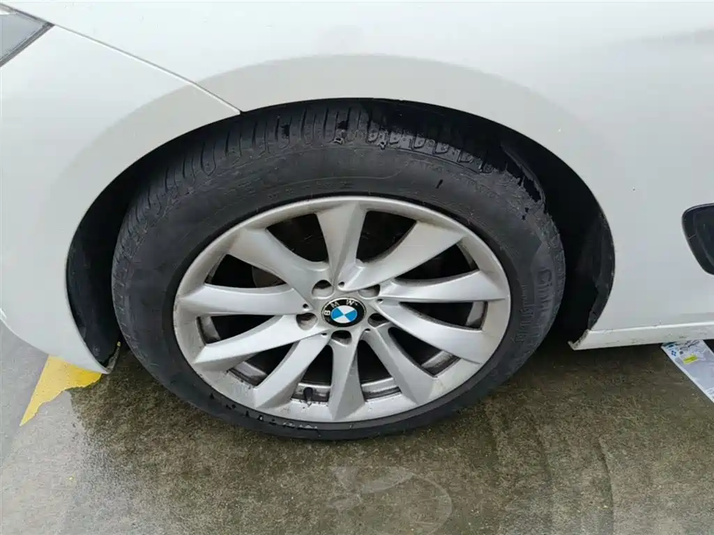BMW 3 Series GT 2018 320i Fashion фото 23