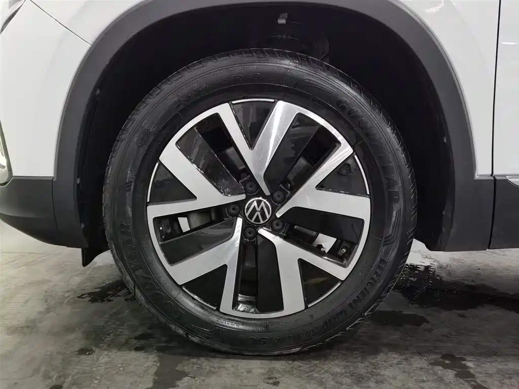 Volkswagen Tayron 2024 300TSI 2WD Luxury Plus Advanced фото 17