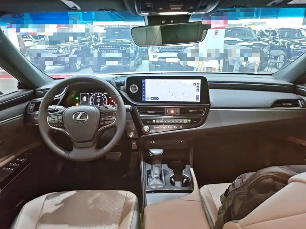 Lexus ES 2023 200 Excellence Edition фото 10