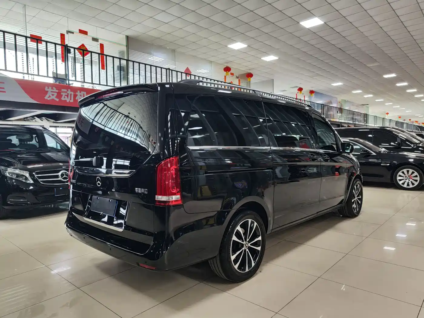 Mercedes-Benz V-Class 2022 V 260 Pilot Edition фото 30