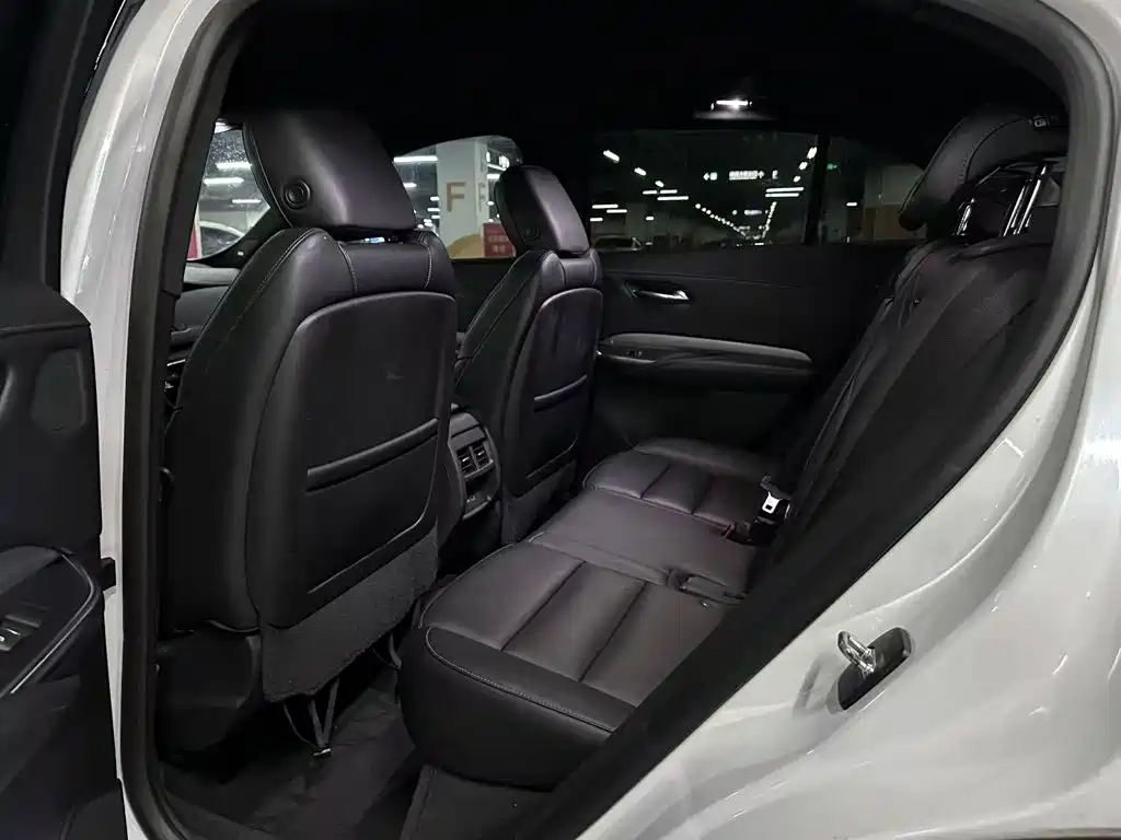 Фото 5 - Cadillac XT4