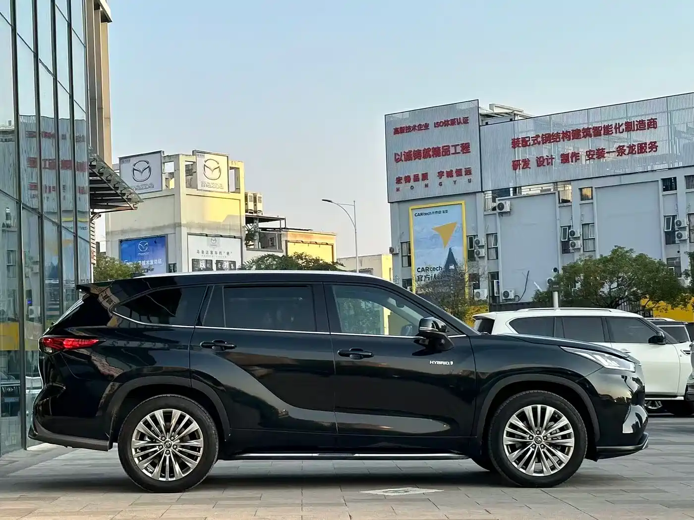 Toyota Highlander 2022 Dual Engine 2.5L 4WD Supreme Edition 7-Seater фото 3