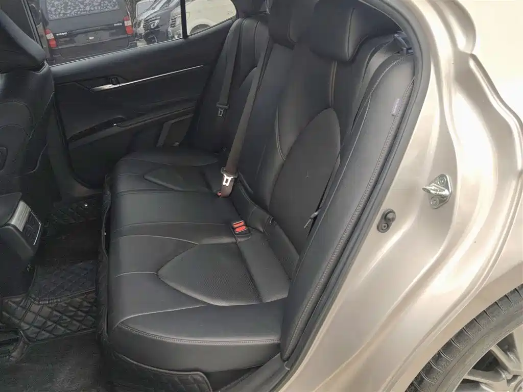 Toyota Camry 2019 Facelift Hybrid 2.5HG Luxury Edition фото 17