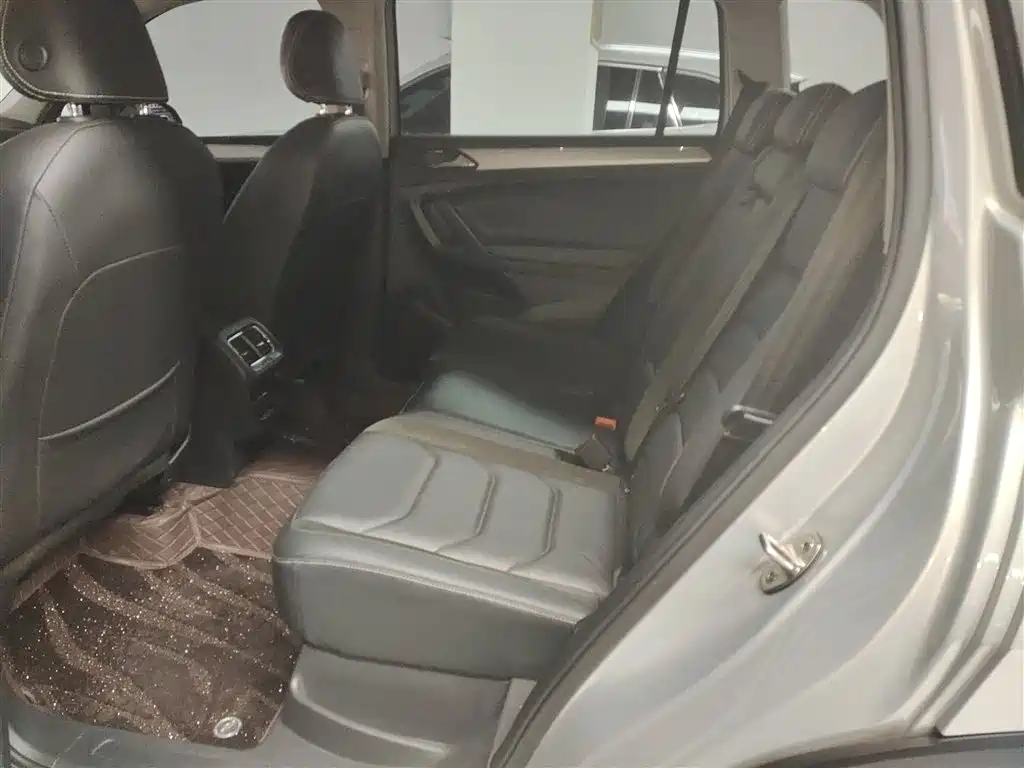 Volkswagen Tiguan L 2019 Facelift 330TSI Auto 2WD Smart Luxury China VI фото 17
