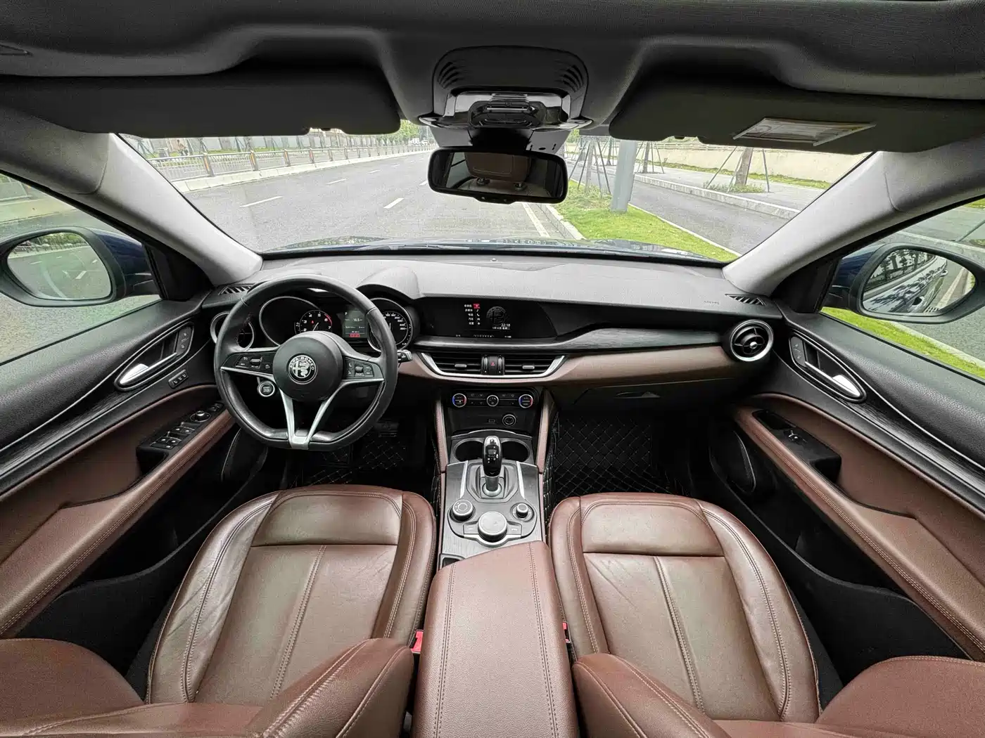 Alfa Romeo Stelvio 2018 2017 2.0T 200HP Elite