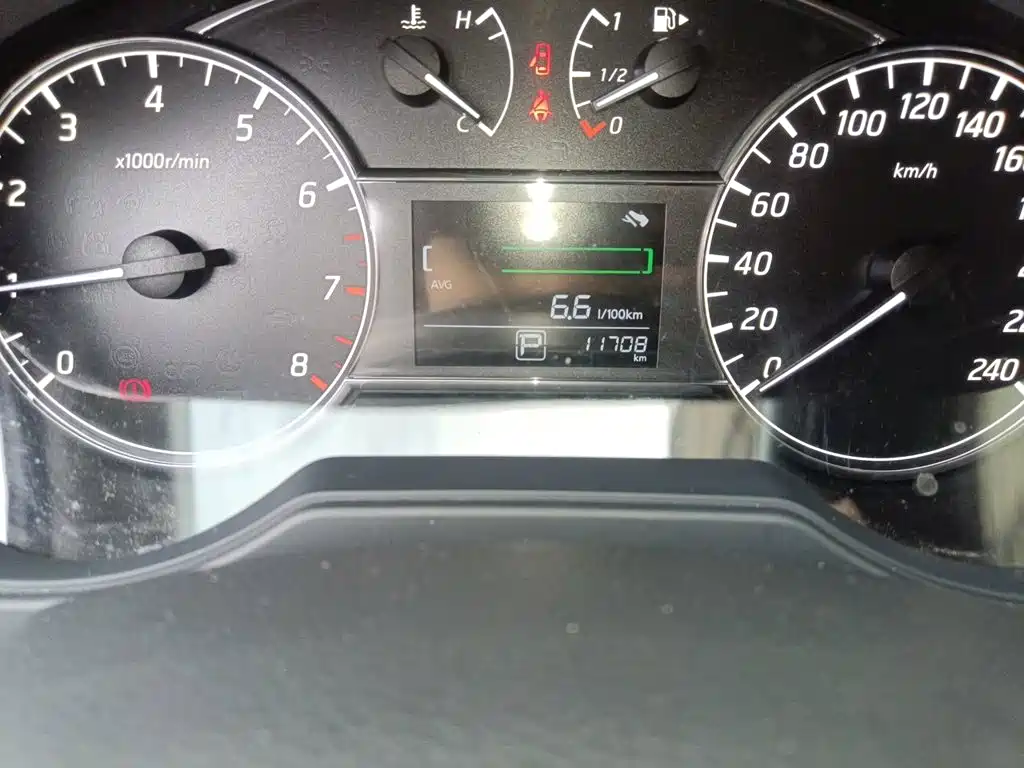 Nissan Tiida, миниатюра 5