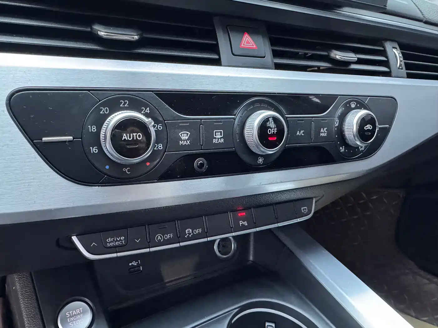 Audi A4L 2020 35 TFSI Fashion Dynamic Edition фото 10
