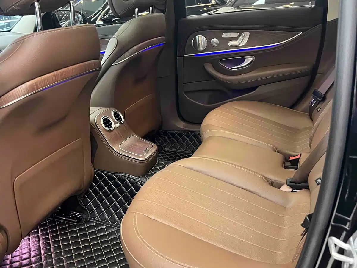 MERCEDES-BENZ E CLASS