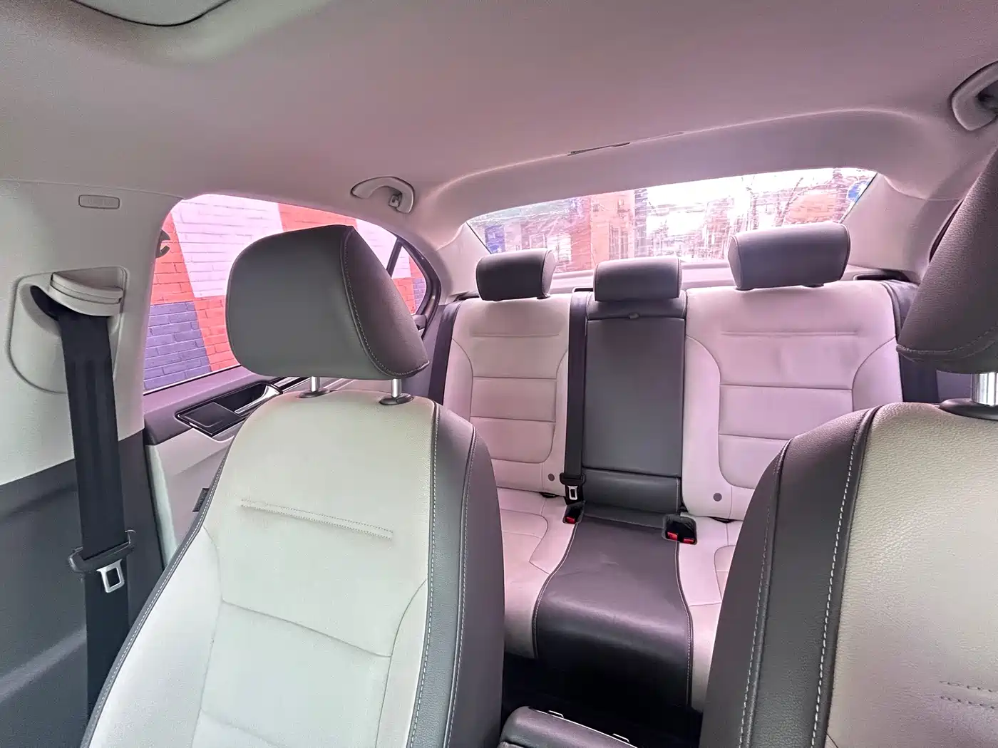 Volkswagen Sagitar 2015 1.6L Automatic Comfort фото 14