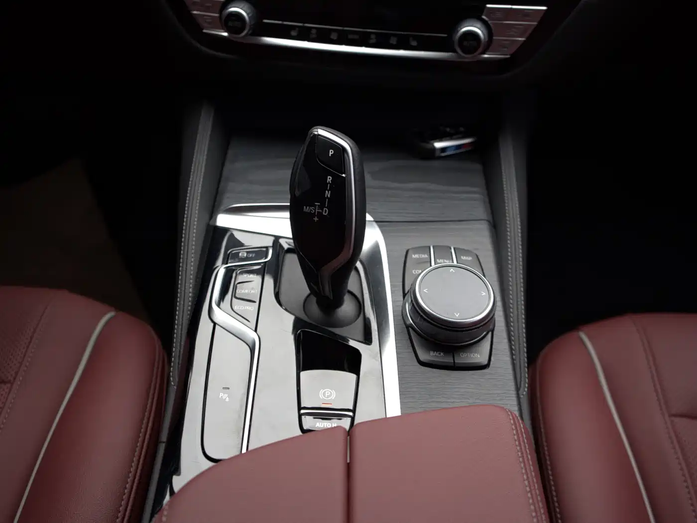 BMW 5 Series 2023 530Li Leading M Sport Package фото 15