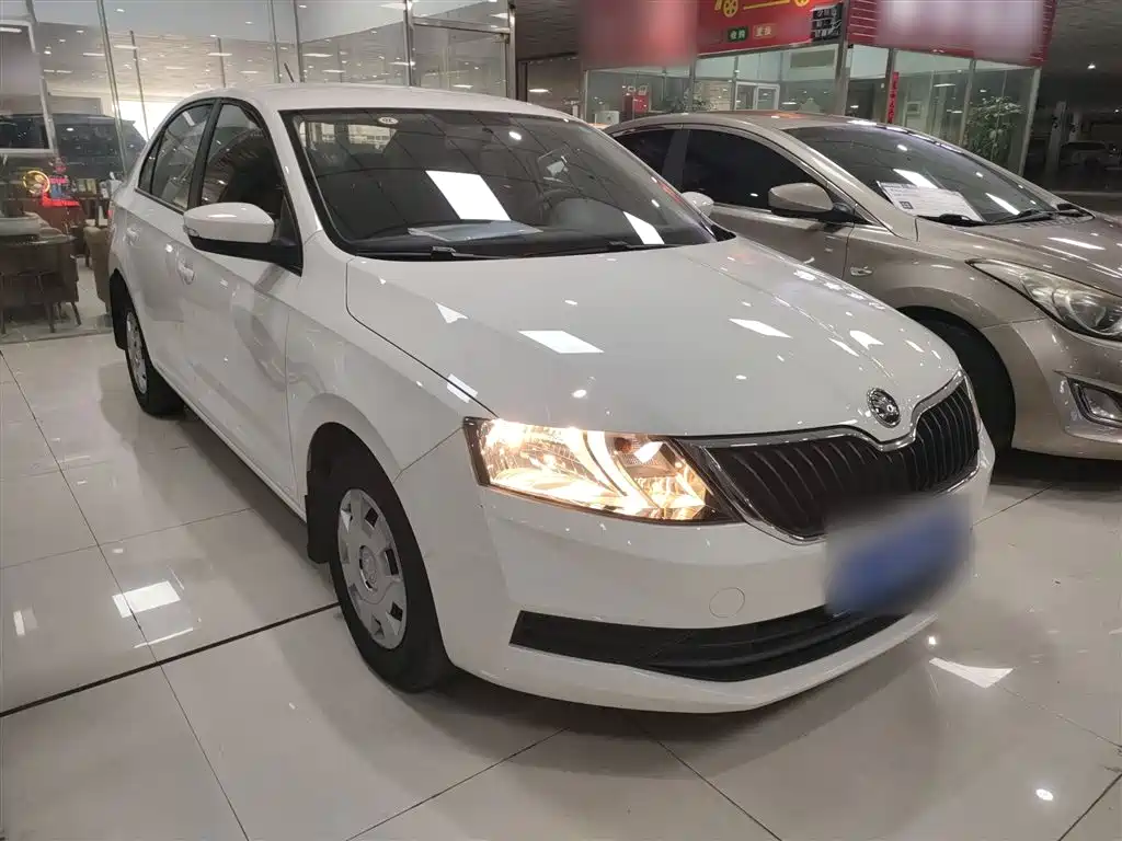 Škoda Rapid 2019 1.5L Automatic Standard Version фото 4