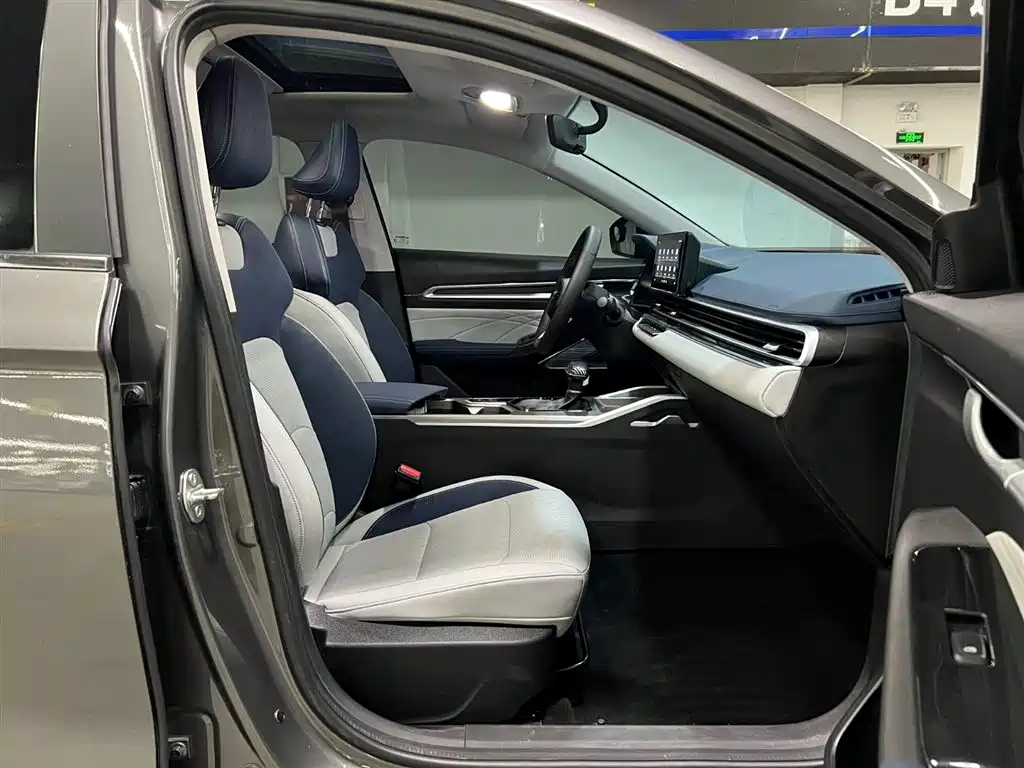 GEELY AUTOMOBILE EMGRAND