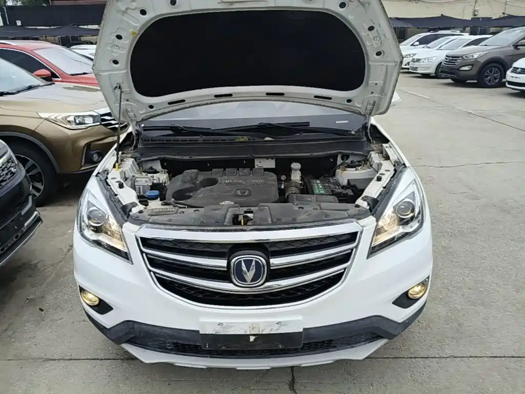 Фото 20 - Changan CS35