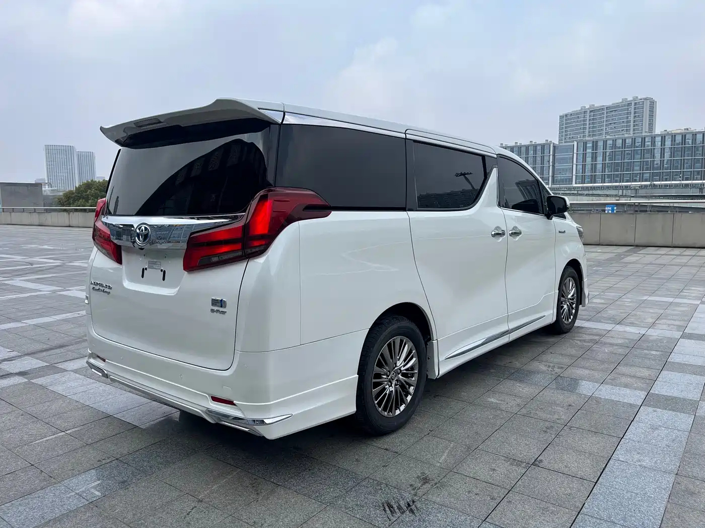 Toyota Alphard 2021 Hybrid 2.5L Premium фото 5