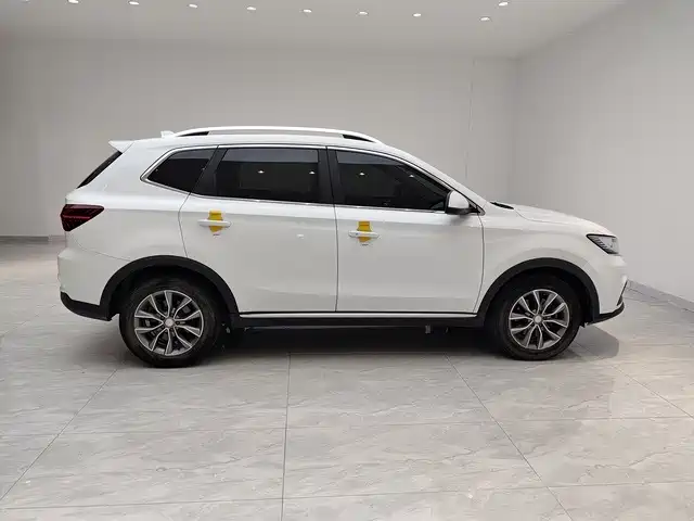 Фото 8 - Roewe RX5