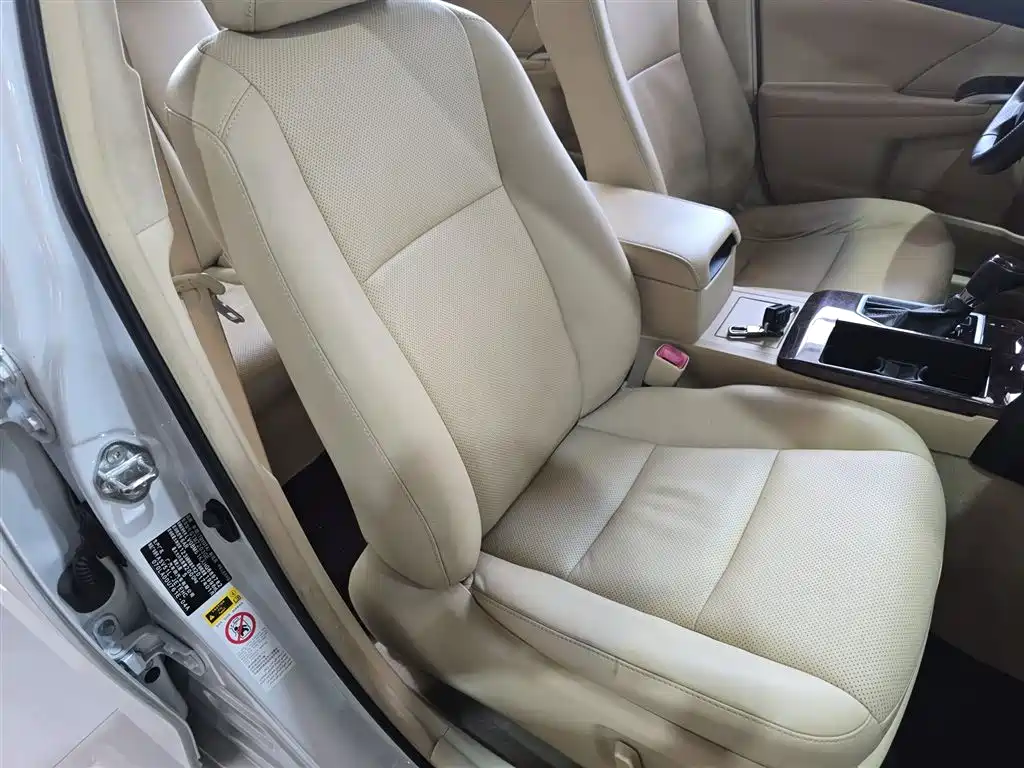 Toyota Camry 2016 2.0G 10th Anniversary Leading Edition фото 25