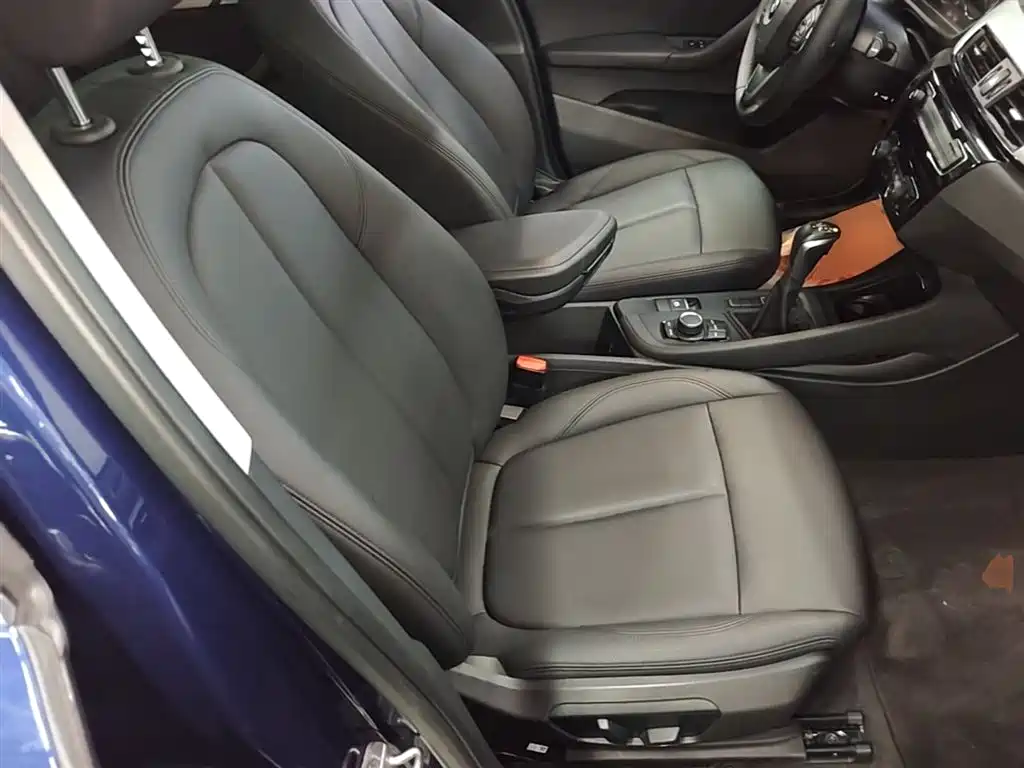 BMW X1 2019 sDrive20Li Leading Model фото 25