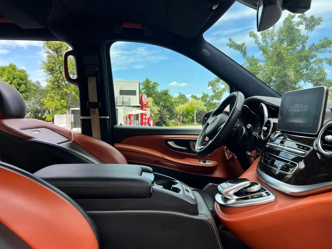 Mercedes-Benz V-Class 2018 V 260 L Premium Long Wheelbase Edition China VI фото 14