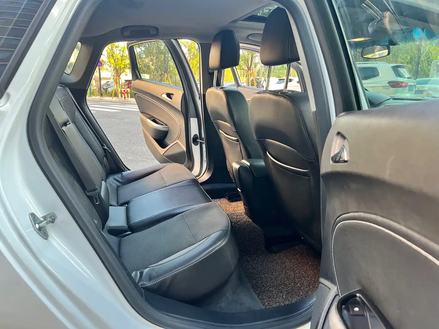 Buick Excelle 2014 XT 1.6L Automatic Fashion фото 15