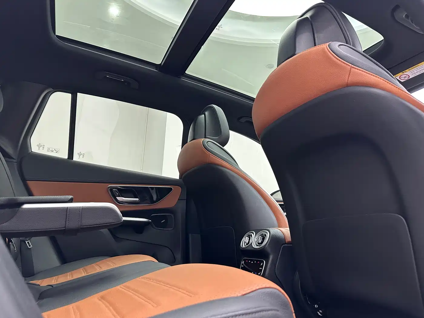 Mercedes-Benz GLC 2024 GLC 260 L 4MATIC Luxury 5-seater фото 15