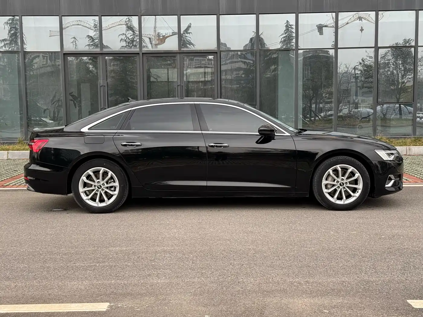 Audi A6L 2023 40 TFSI Luxury Elegance фото 22