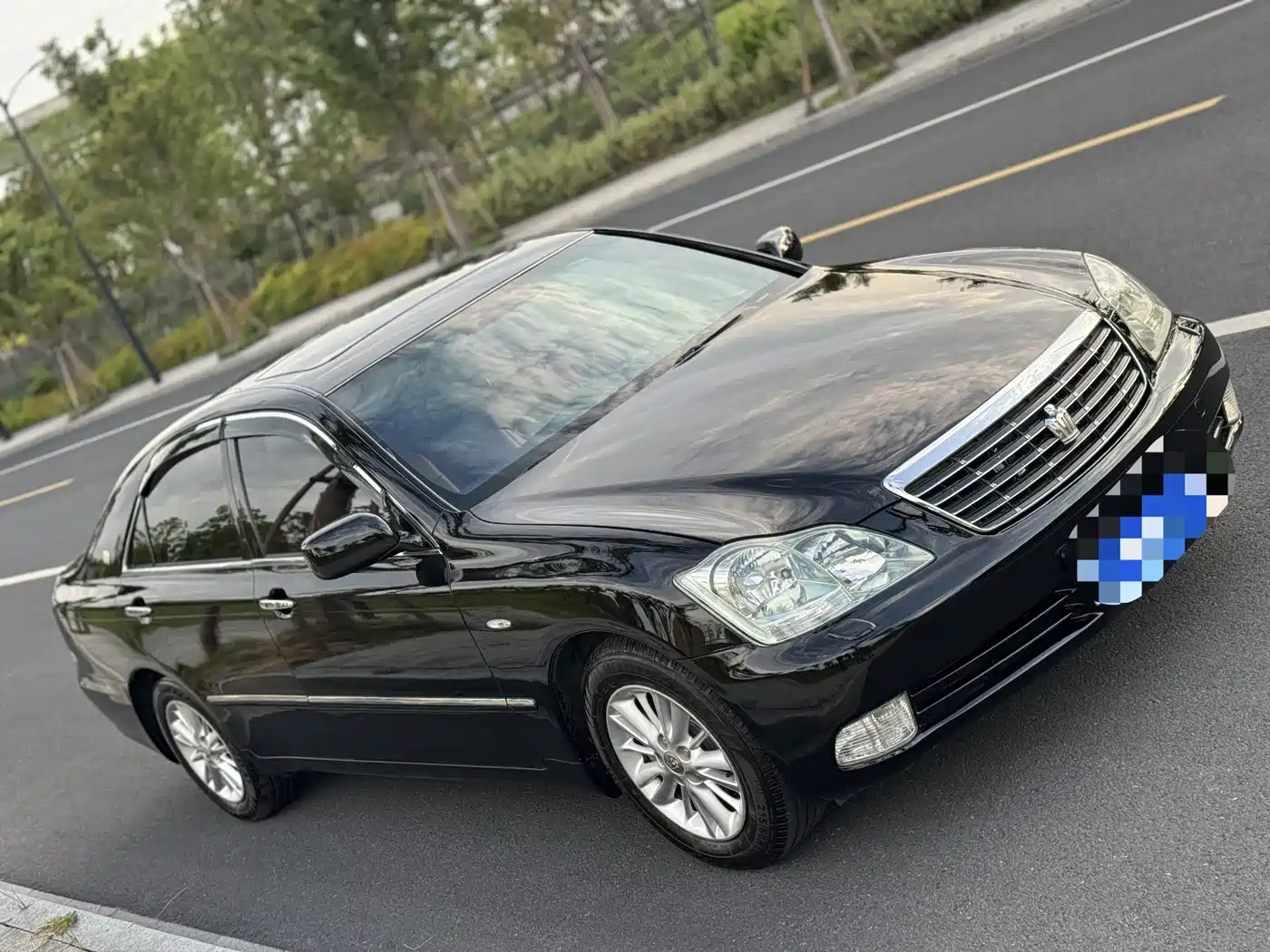 Photo 5 - Toyota Crown
