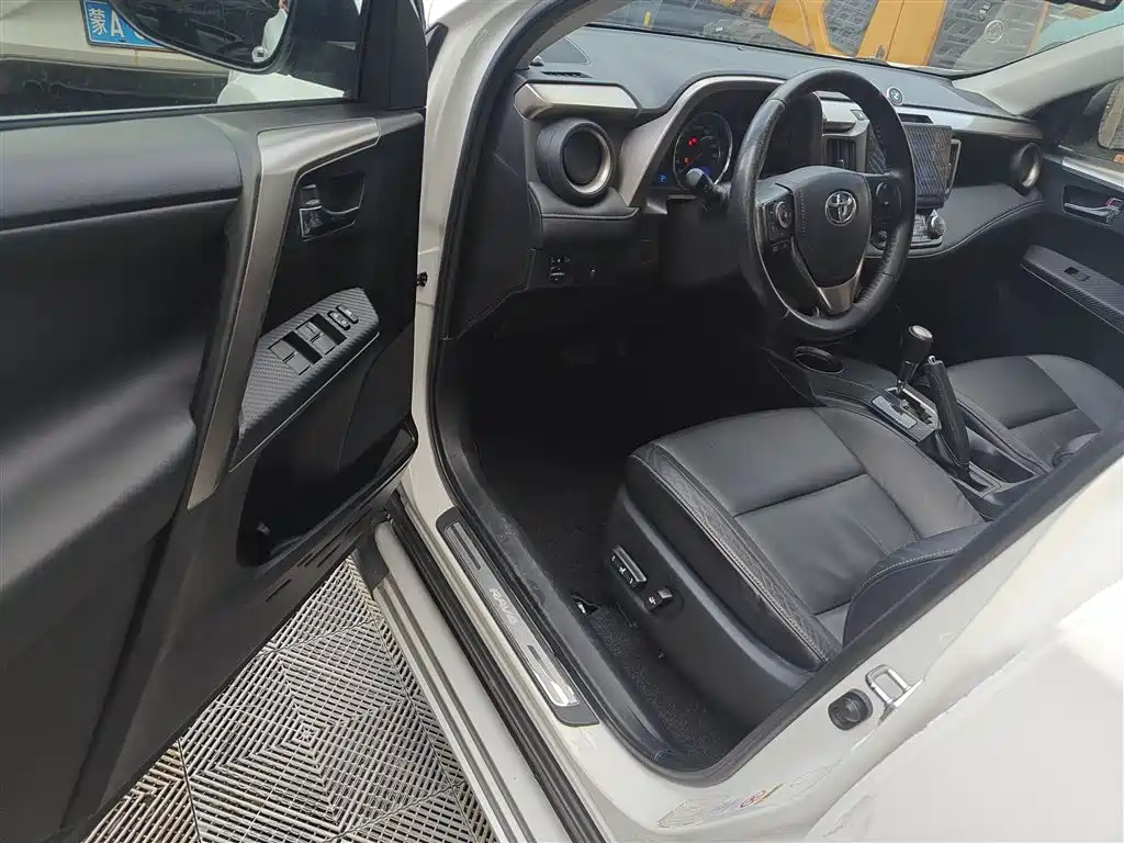 Toyota RAV4 Rongfang 2013 2.5L Auto 4WD Luxury фото 12