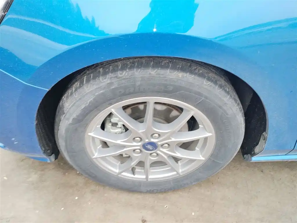 Фото 25 - Ford Focus