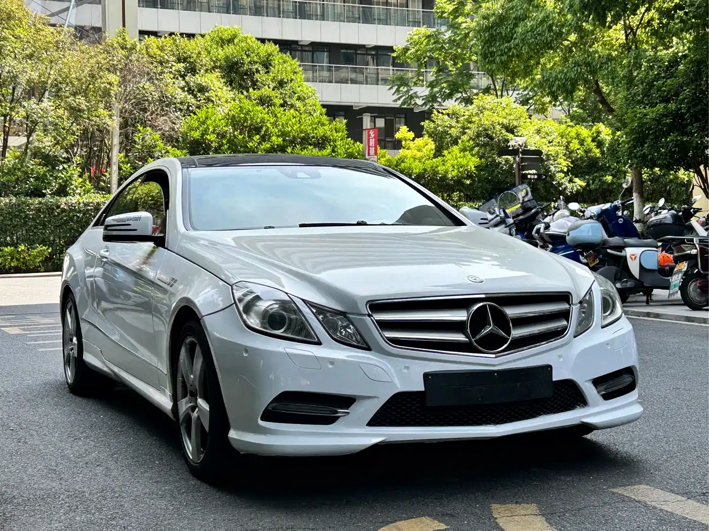 Mercedes-Benz E-Class (Import) 2012 E 200 CGI Coupe фото 3