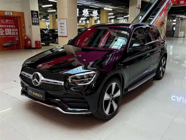 MERCEDES-BENZ GLC