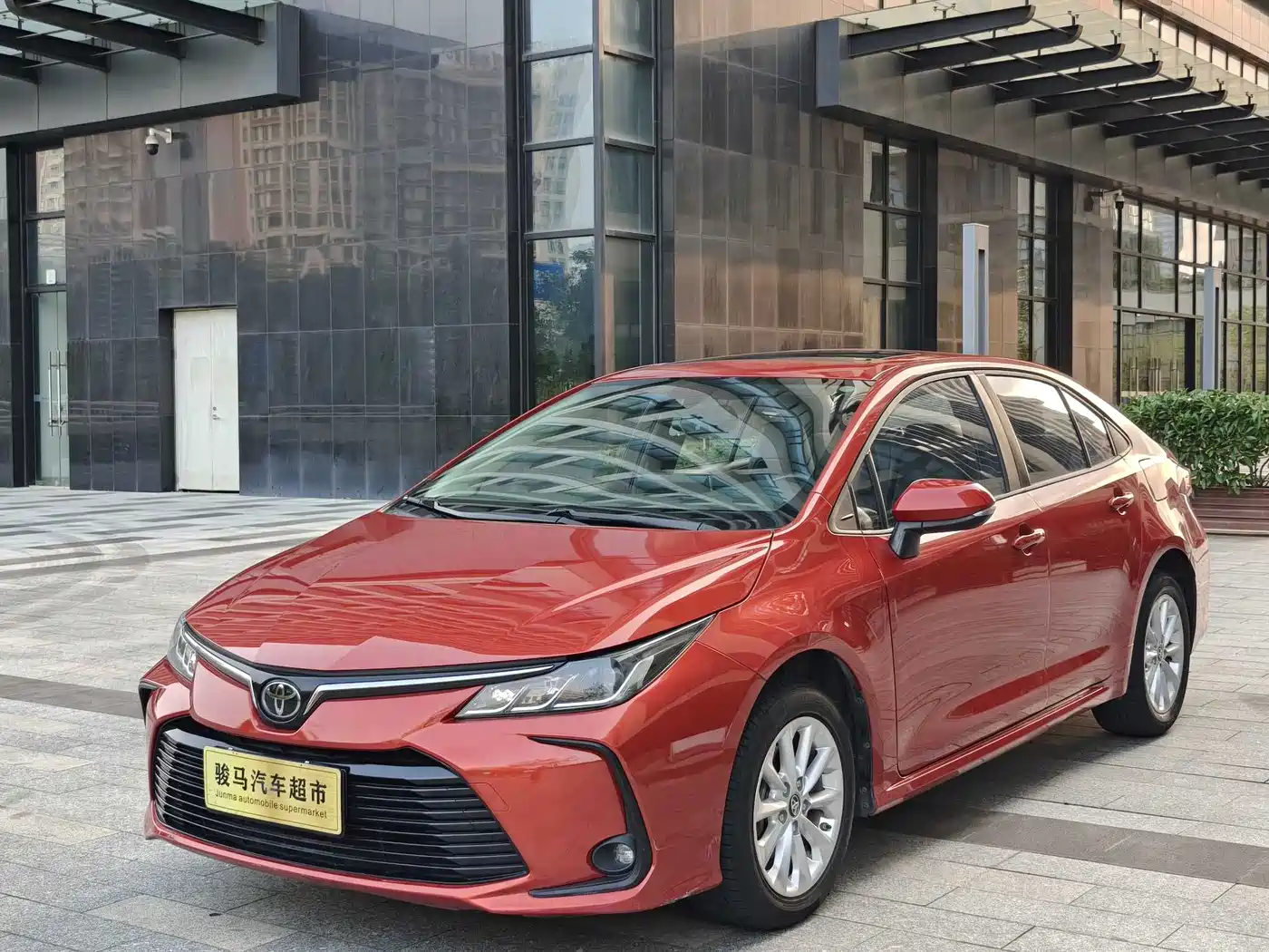 Toyota Corolla 2019 1.2T S-CVT GL-i Luxury Edition фото 3