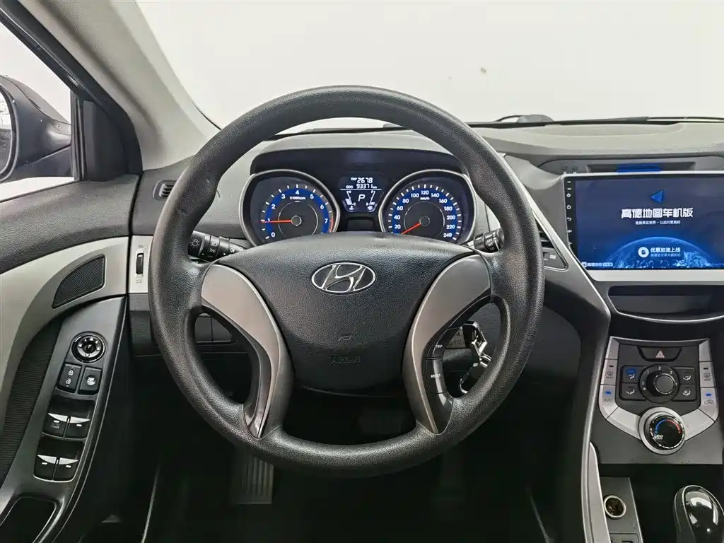 Hyundai Langdong 2012 1.6L Automatic Fashion фото 11
