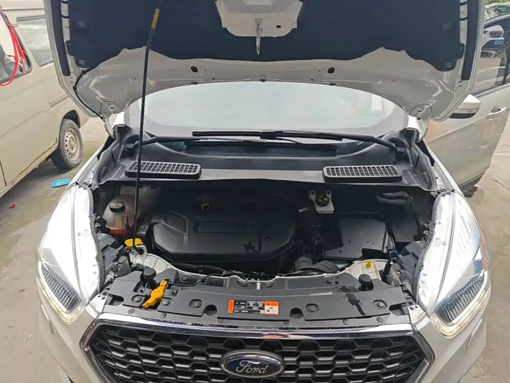 Фото 20 - Ford Kuga