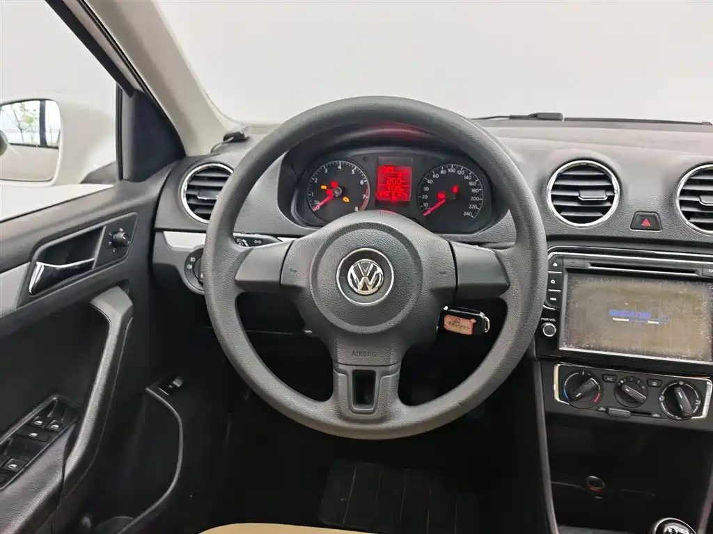 Volkswagen Jetta 2015 Value Edition 1.6L Manual Comfort фото 11