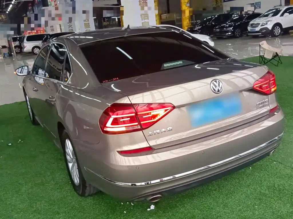 Volkswagen Passat 2016 330TSI DSG Honor Edition фото 5