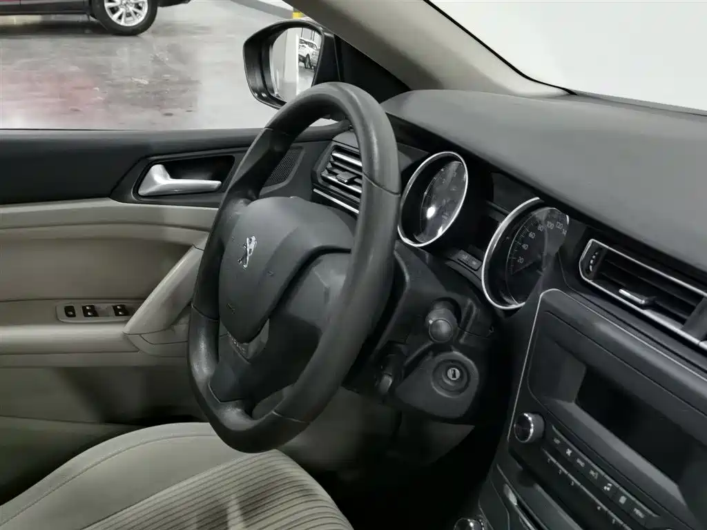 Peugeot 408 2014 1.8L Manual Leading Edition фото 22