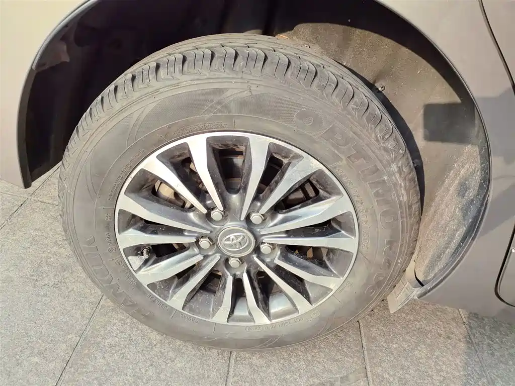 Toyota Corolla 2018 1.2T S-CVT GL-i Smart Shine Edition фото 22