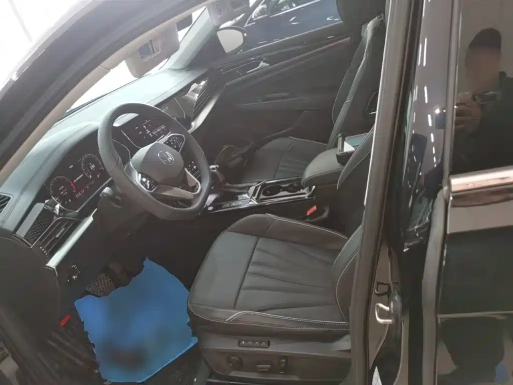 Volkswagen Passat 2024 330TSI Elite Edition фото 11