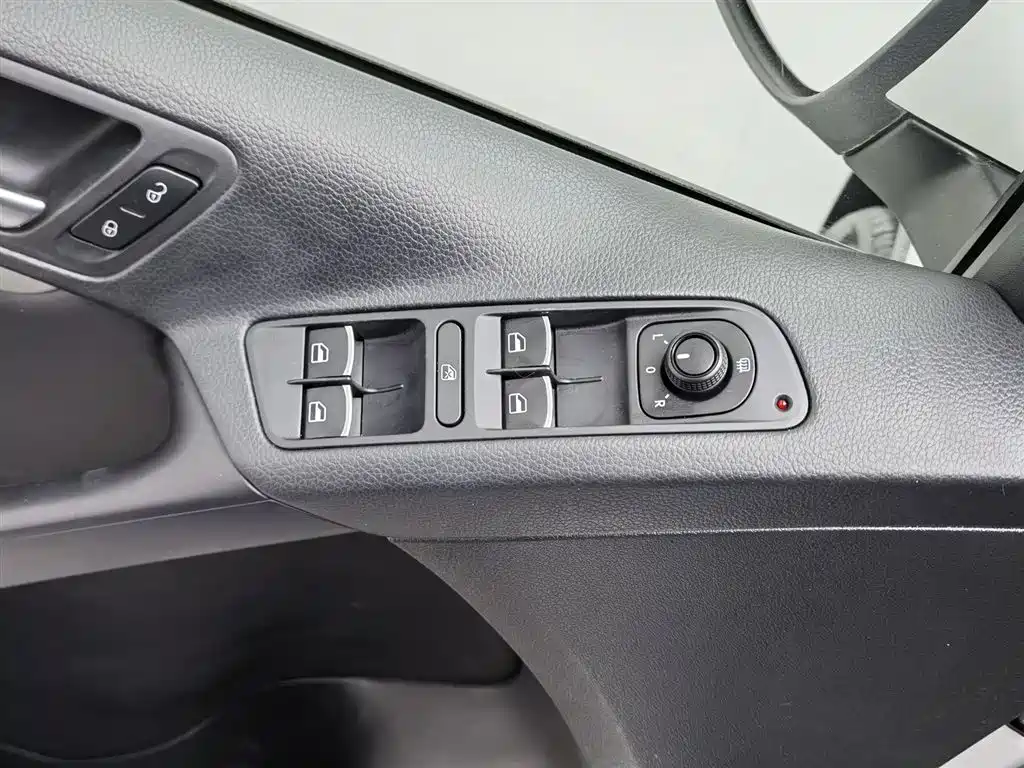 Volkswagen Tiguan 2017 300TSI Automatic 2WD Silk Road Comfort Edition фото 9