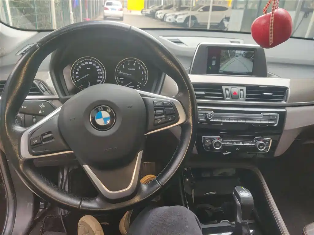 BMW X1 2019 sDrive18Li Premium Model фото 6