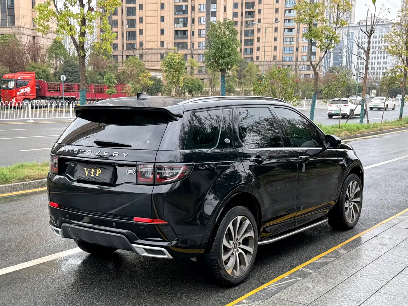 Land Rover Discovery Sport 2022 Model 249PS R-Dynamic S Performance Edition 5-Seater фото 7