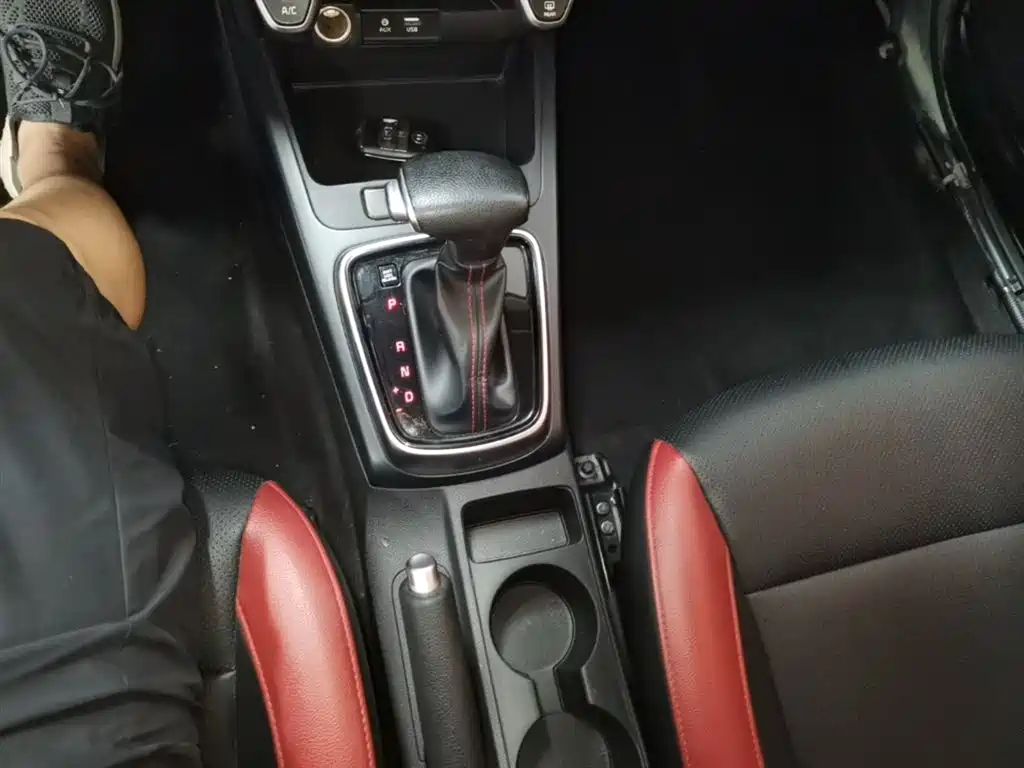 Kia KX CROSS 2017 1.4L AT GLS фото 10