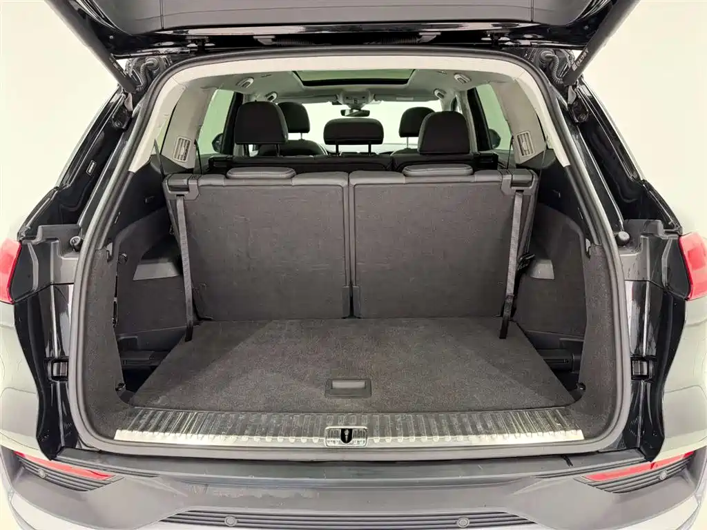 Audi Q6 2023 40 TFSI quattro Cloud View Yulin Package фото 14