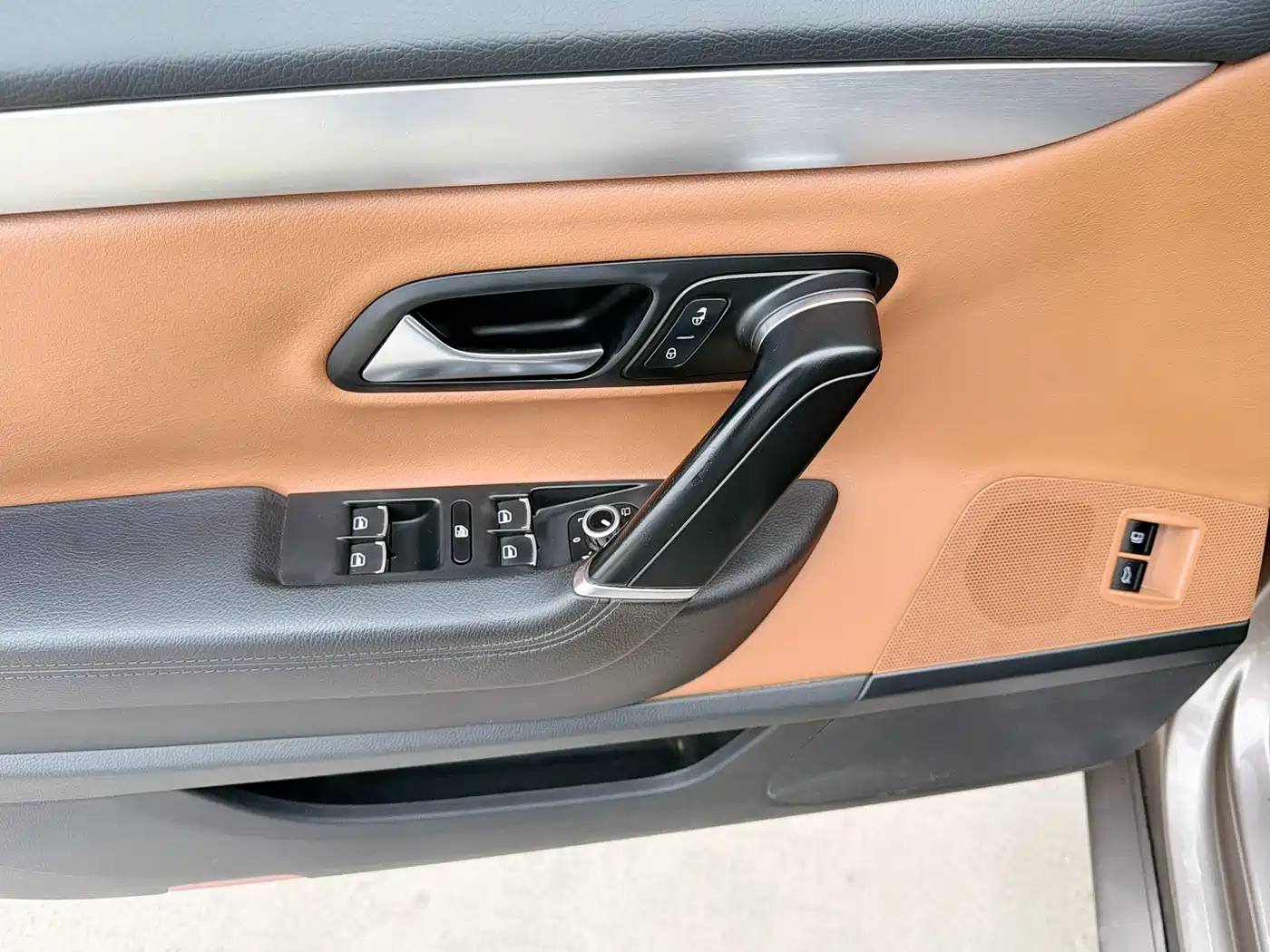 Volkswagen FAW-Volkswagen CC 2012 1.8TSI Premium фото 10