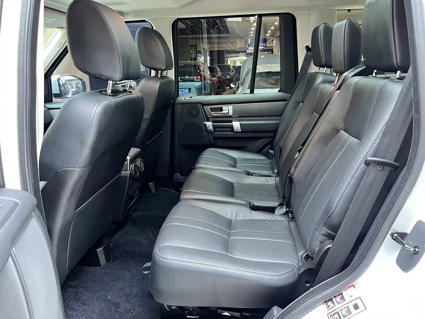 Land Rover Discovery 2015 3.0 SC V6 HSE фото 4
