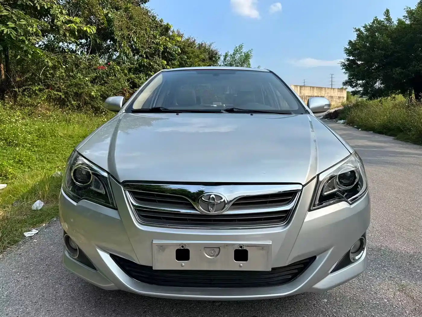 Toyota Corolla 2013 1.6L Automatic Luxury фото 2