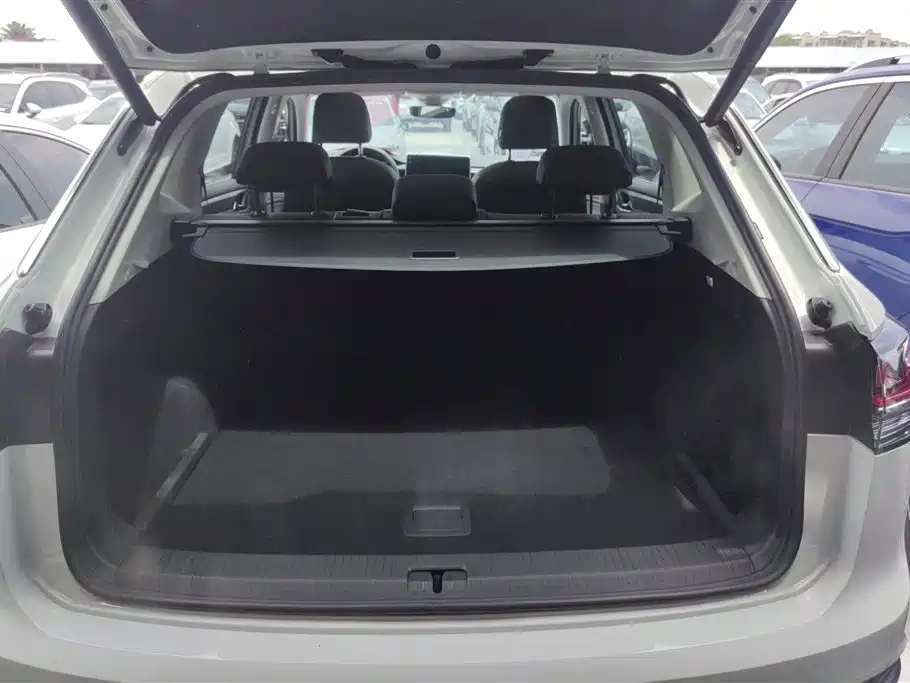 Volkswagen Tayron 2024 330TSI 2WD Luxury Plus Advanced фото 4