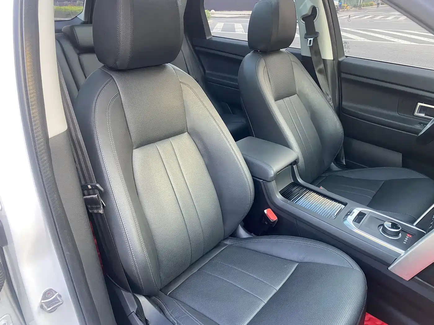 Land Rover Discovery Sport 2019 240PS SE Edition China V фото 11