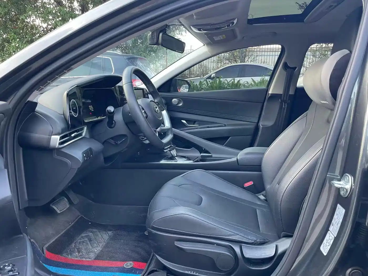 Hyundai Elantra 2023 1.5L CVT GLX Elite Edition фото 6