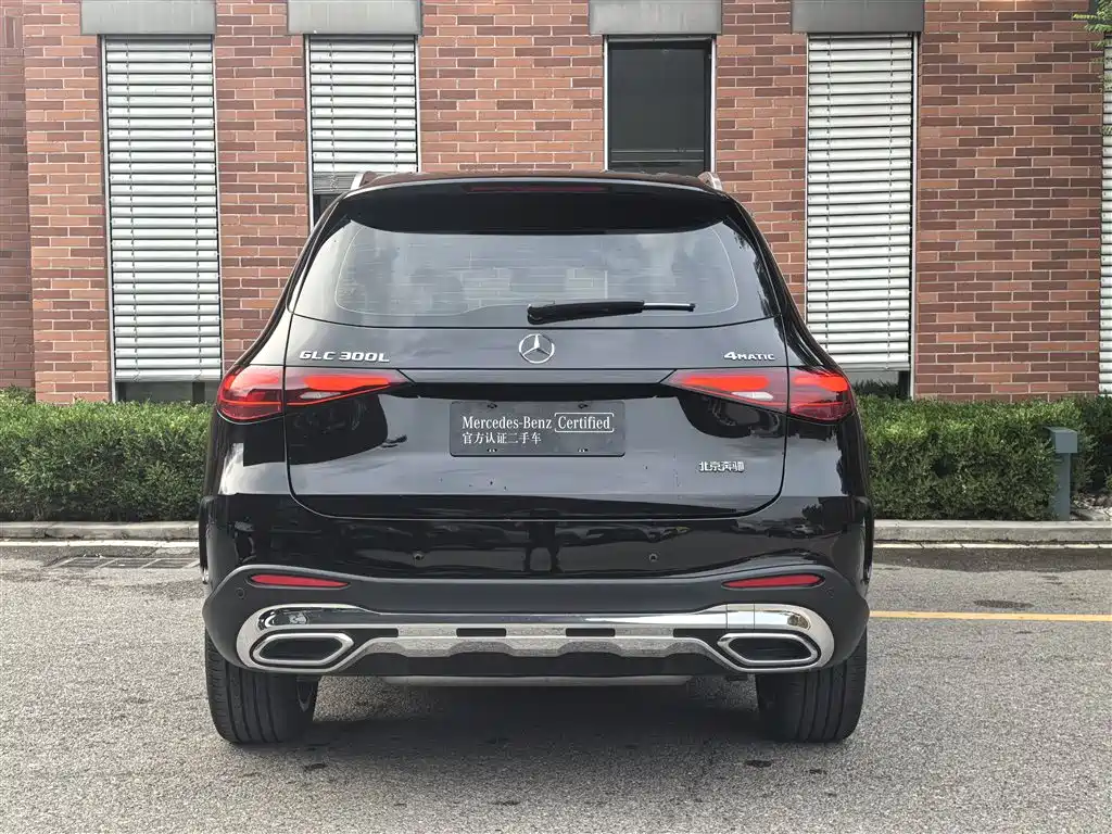 MERCEDES-BENZ GLC